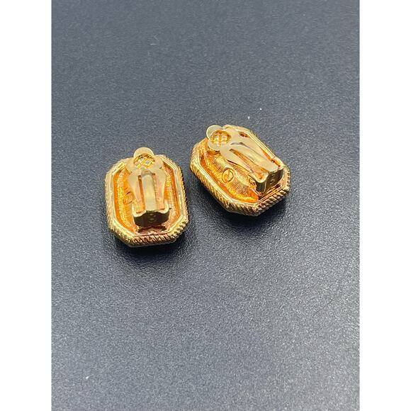 Swarovski Swan Small Signed Fuchsia Pink Crystal Rectangular Clip on Earrings - Picture 9 of 16